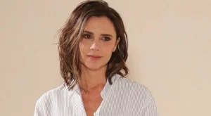 Виктория Бекъм пише "модна библия"