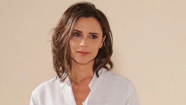 Виктория Бекъм пише "модна библия"