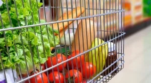 "Избери, Купи, Дари“ на Holiday Heroes и за Великден 2017