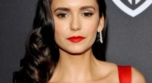 Нина Добрев с нова прическа (снимки)