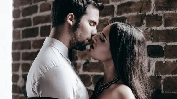 10 признака, че има химия между вас