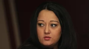 Павлова заплаши с тежки санкции снегопочистващите фирми, ако пестят от сол