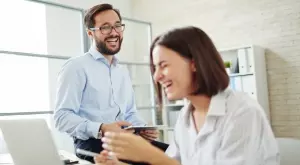 Женски виц за 19 юли 2023: Ленчето помолила мъжа си да хвърли боклука