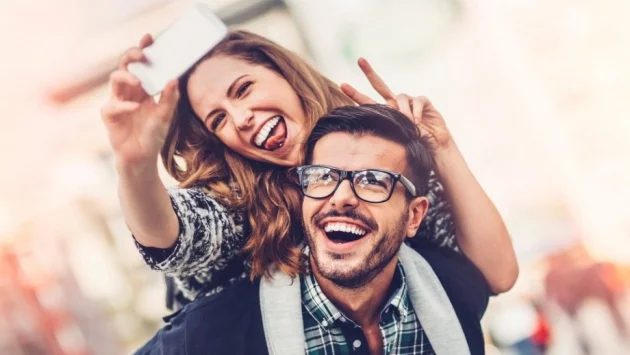 5 знака, че натрапвате връзката си в социалните медии