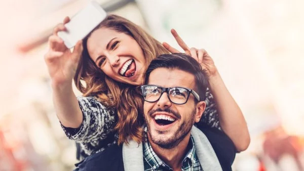 Какво издават постовете ви във Facebook за връзката ви