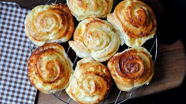 Питки охлювчета с кашкавал и сирене