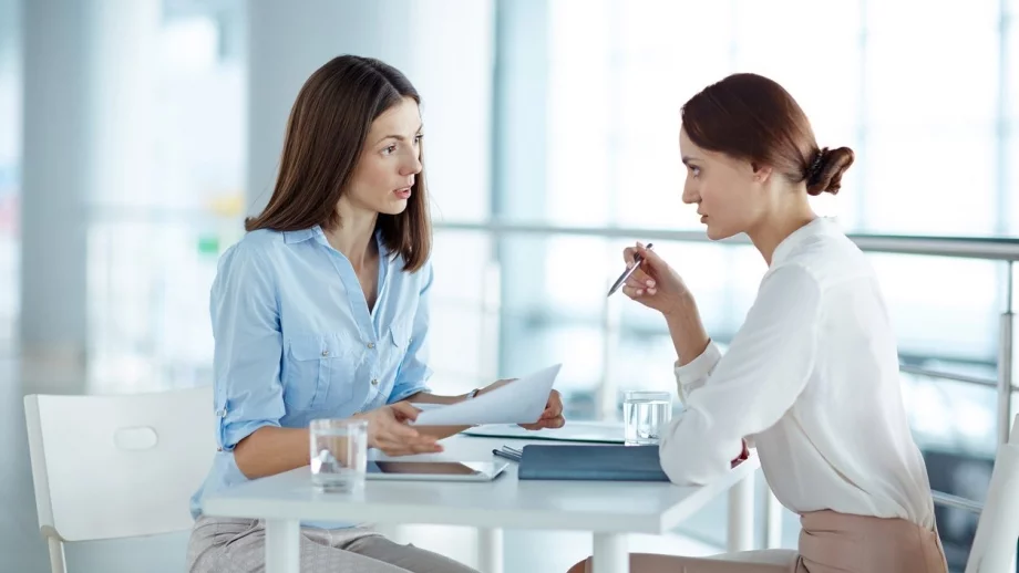 Спрете да се извинявате при тези 4 ситуации в офиса