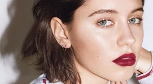 Дъщерята на Джъд Лоу рекламира Burberry