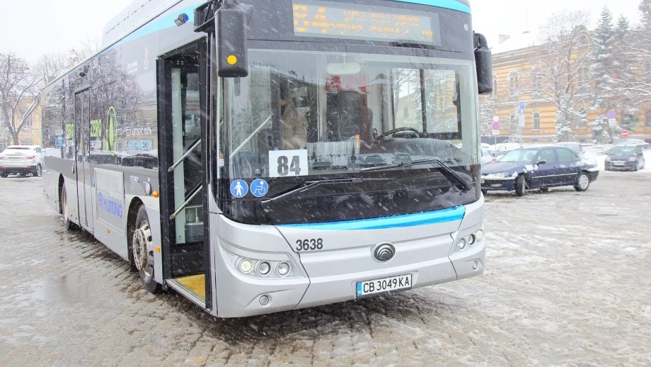 По линия 84 в столицата се движи нов електробус