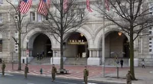 Тръмп продава правата за хотела си във Вашингтон за 375 млн. долара