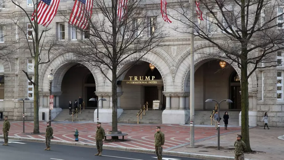 Тръмп продава правата за хотела си във Вашингтон за 375 млн. долара