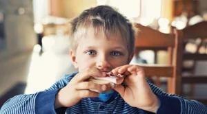 8 родителски грешки при детското хранене