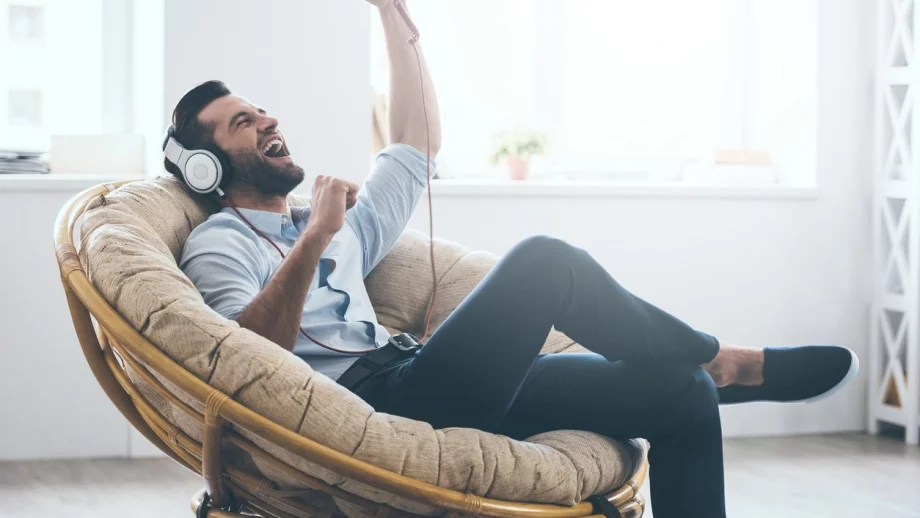 7 причини, поради които слушането на музика на работа е полезно 