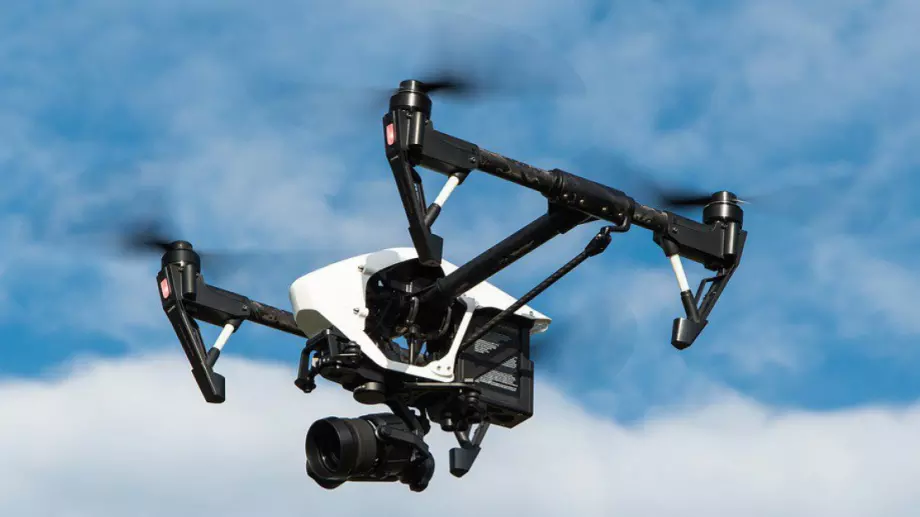 Безпилотен огнемет спасява жителите на китайско село (ВИДЕО)