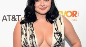 Ариел Уинтър: София Вергара ме научи да обичам тялото си