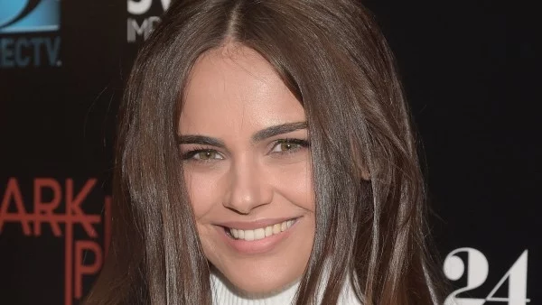 Ангелче на Victoria’s Secret помогна на бездомен