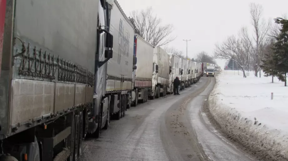 Бизнесът поиска коридори за стокообмена с Русия и Украйна