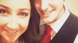 Бездомник помогна на двойка, ето какво направиха те за него