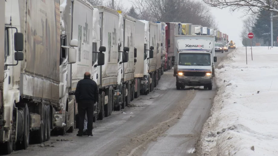 Подписаха договора за въвеждане на тол система 