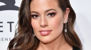 Ашли Греъм с гордост си показа целулита