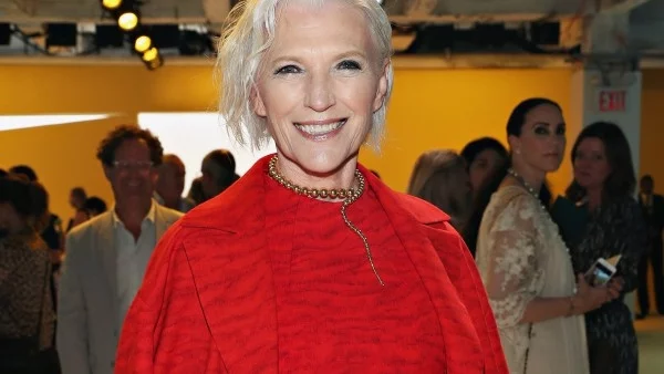 68-годишната майка на Илон Мъск е успешен модел