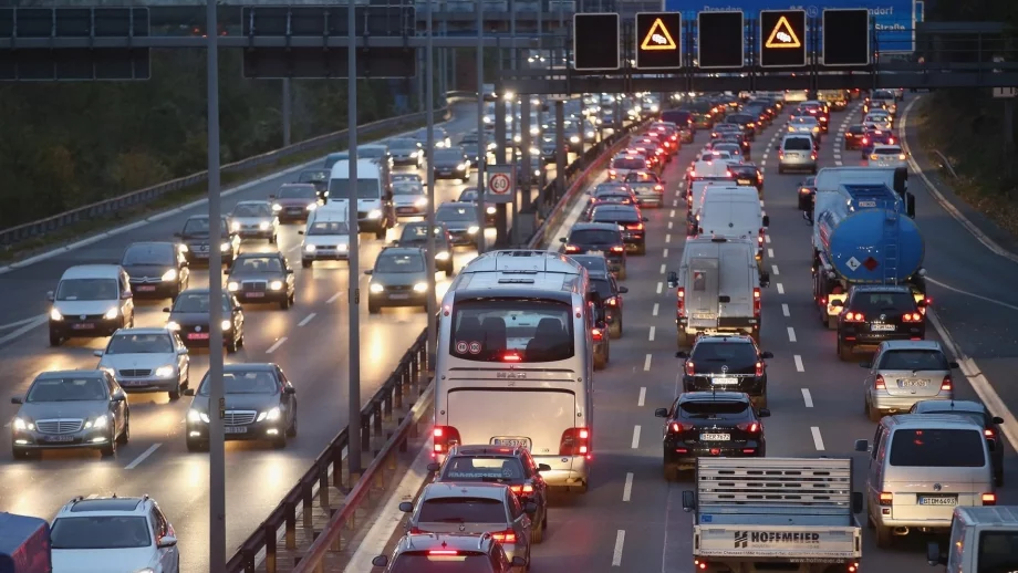 ЕП поиска емисиите от нови коли да намалеят с 40% до 2030 г.