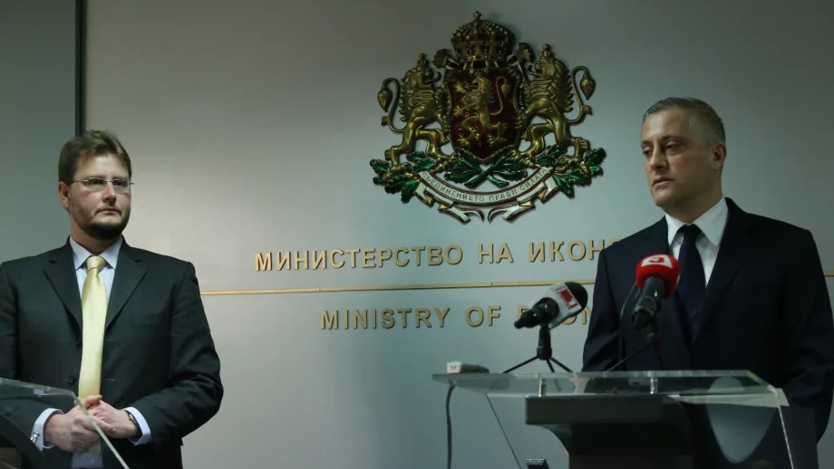 Скандален запис сочи, че Седларски може да е позволил схема с българската бактерия за кисело мляко (Видео)