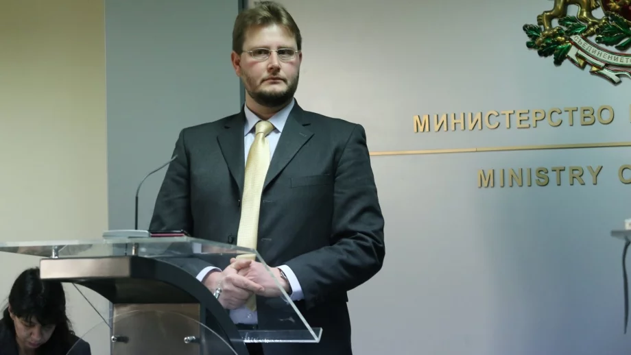 Сигнал срещу икономическия министър заради кадрови промени