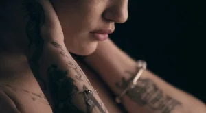 Жана Бергендорф си обръсна косата