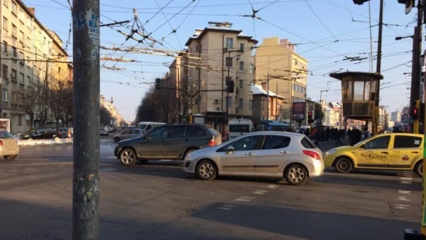 Тунелът под НДК с ограничение в движението