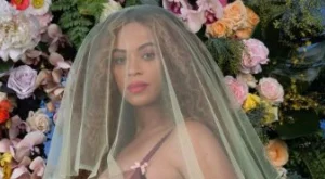 Бионсе е бременна с близнаци