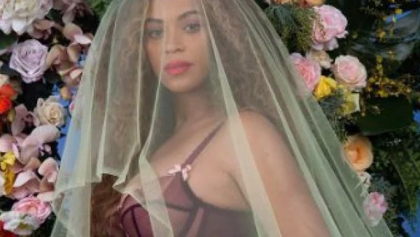 Бионсе е бременна с близнаци