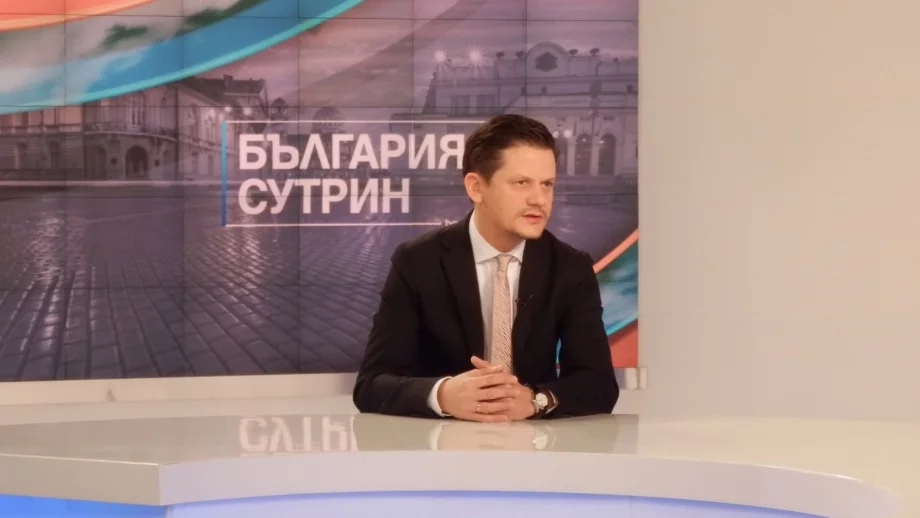 Шефът на КЗП: Недопустимо е SMS на кирилица да струва три пъти по-скъпо