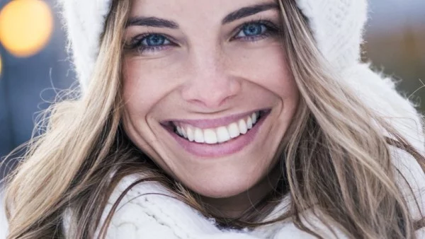 Лесна паста за избелване на зъбите