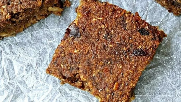 Безглутеново брауни с фурми и банани