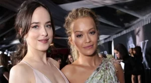 Дакота Джонсън и Рита Ора блеснаха на премиерата на "Петдесет нюанса по-тъмно"