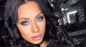 Плеймейтката Маги Бадер очаква второто си дете (СНИМКИ)