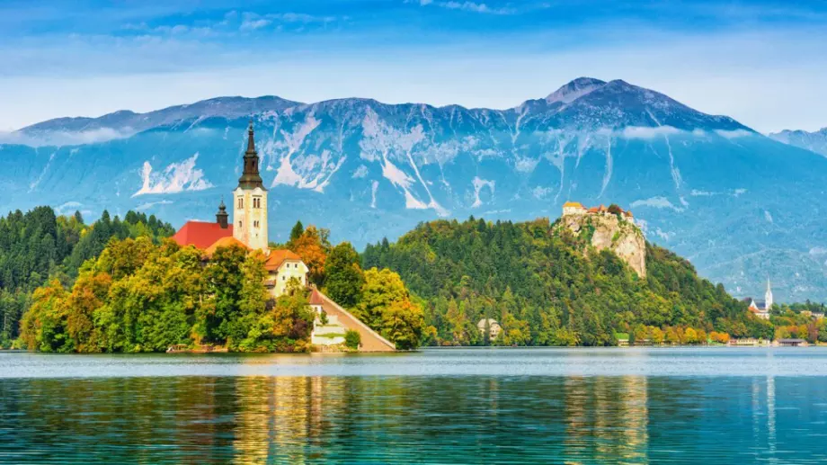 Словенците вземат по 200 евро, за да почиват в страната си