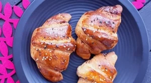 Пълнозърнести кифлички с кокосов акцент