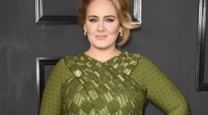 Адел шокира с вида си (снимка)