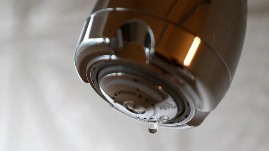 КЕВР отложи решението за поскъпването на водата 