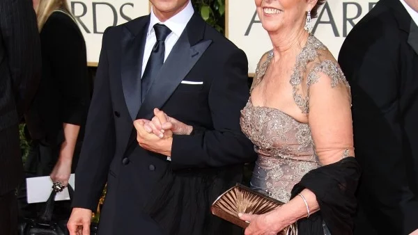 Почина майката на Том Круз