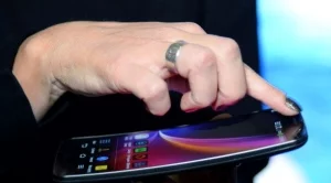 5 неща, които трябва да знаете за огъващите се дисплеи 