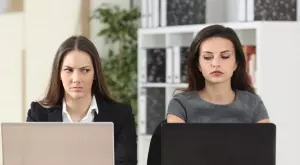 Как да разпознаете фалшивите приятели   