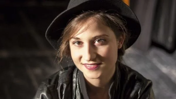 Алиса Атанасова -  момичето, по което ще се захласнеш