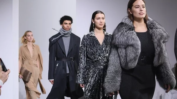 Ашли Греъм дефилира за Майкъл Корс