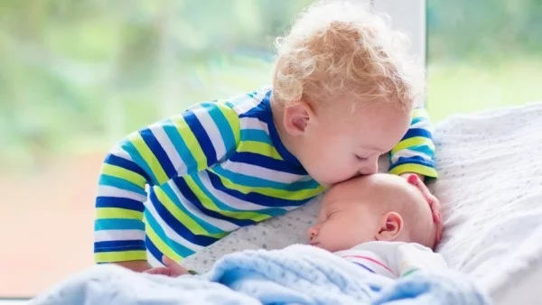 6 начина как да подготвите детето си за идването на братче/сестриче