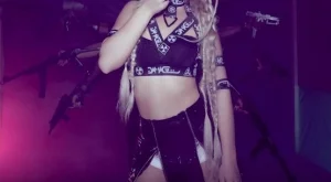 Гери-Никол влиза в "Капките"