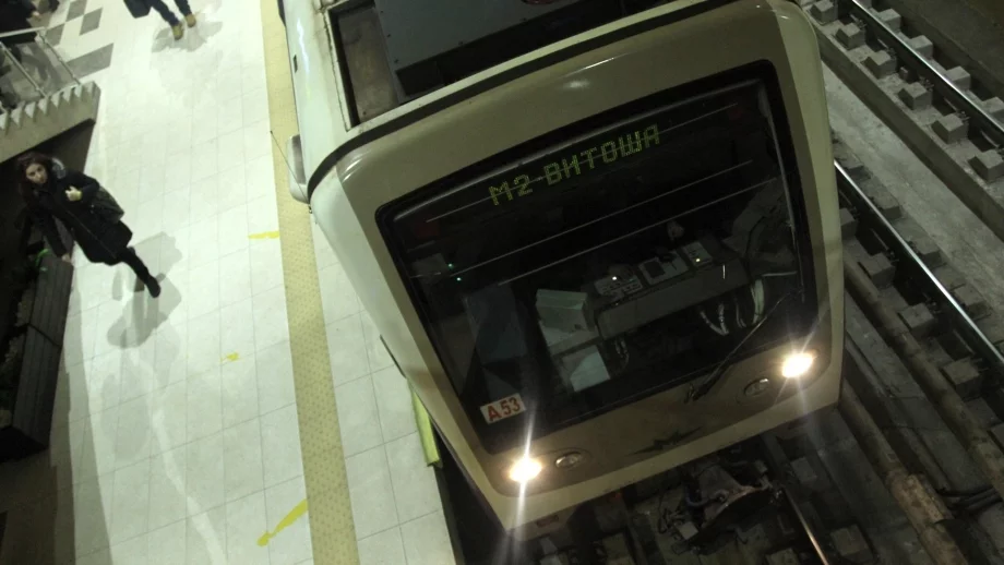 Третата линия на метрото е готова на почти 60%