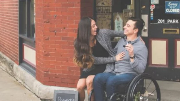 Съобщението на тези бъдещи родители ще ви разсмее и трогне